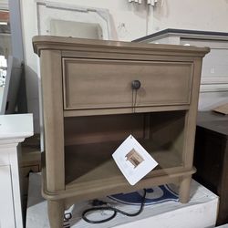 Universal Broadmoore Lila Nightstand