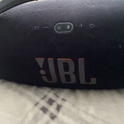 Jbl Boombox Like New 