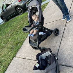 Silla de Carro Para Bebé con Base New for Sale in Miami, FL - OfferUp