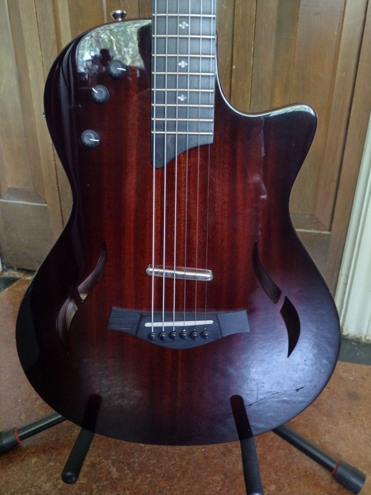 Taylor Acoustic /Electric Guitar - T5z Classic DLX