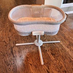 Halo bassinet In Great Condition