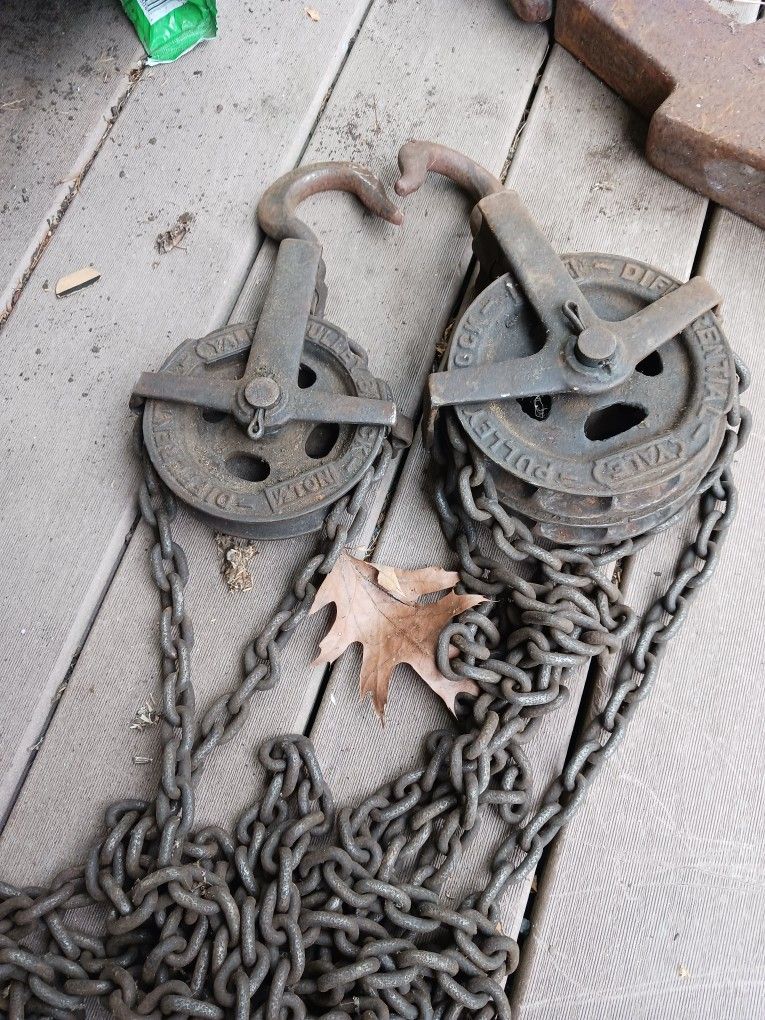 2 Vintage Yale Chain Hoist With Chain With A Heavy Pike