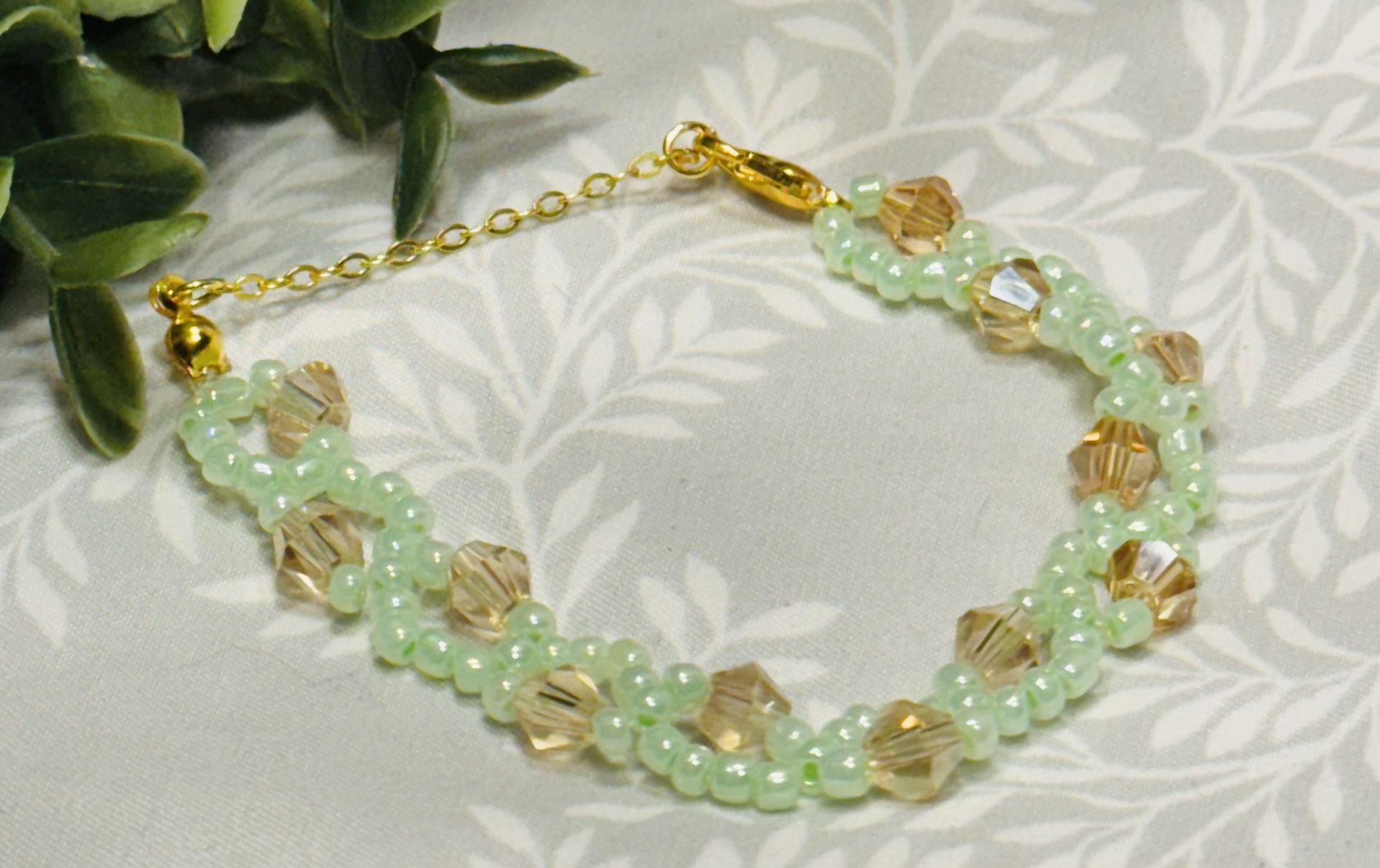 Green and Champagne Spiral Beaded Bracelet