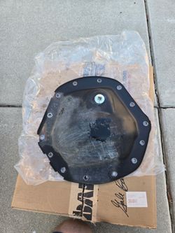 2017 GMC Sierra 2500hd  OEM rear differential cover