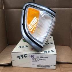 TOYOTA Tacoma 95-96 Corner Light Lamp