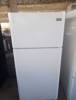 Frigidaire 2 door refrigerator