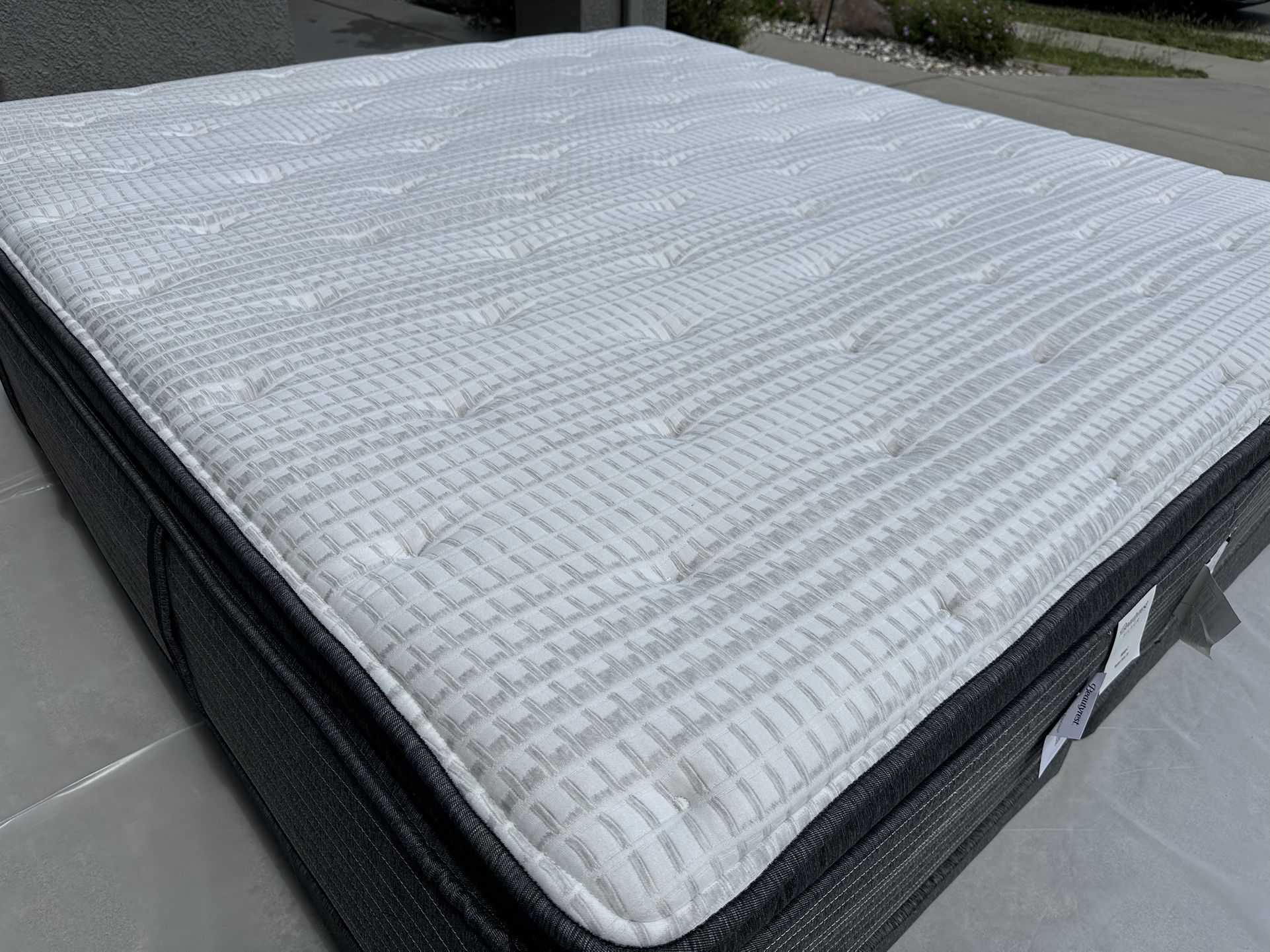 Beauty Rest Silver Hybrid King Mattress with Box Springs