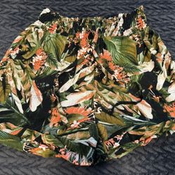 Woman’s Guess Shorts / Sz L
