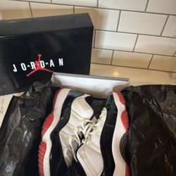 Jordan 11 Retro Low Concord Bred Size 10