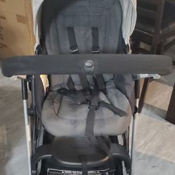 Like New Graco Ready 2  Grow Stroller ( Only Used A Couple Of Times ).