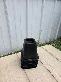 Black Plastic Bed Risers Set