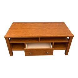 Like new coffee table/ wooden TV entertainment center media console . excellent condition measurements: 21 1/2 deep x 48W x 20 H 