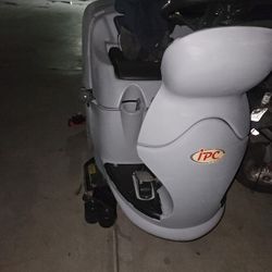 Ride On Floor Scrubber