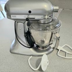 Kitchenaid Artisan Mixer 5 Qt.