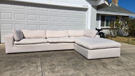 Free Delivery// All Modern Sectional Sofa