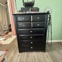 dresser/ black dresser/ tall dresser 