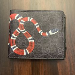 Gucci Bifold Wallet- Kingsnake Print GG Supreme 