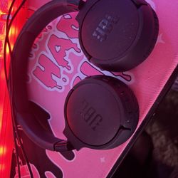JBL Tune 670NC Wireless headphones