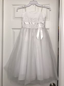 David's Bridal white flower girl dress size 5