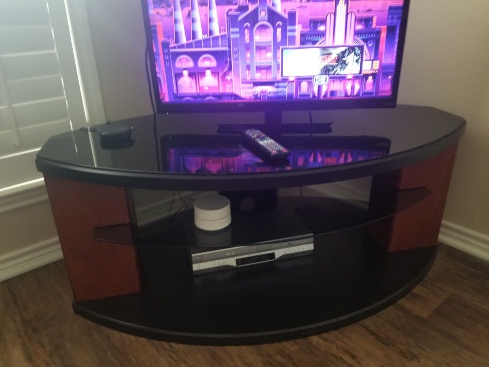 Very solid tv stand