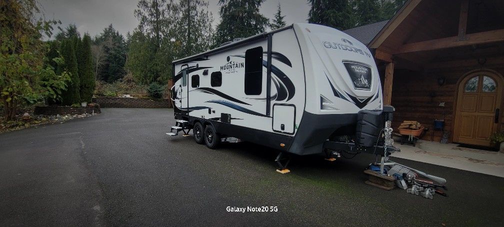 2022 Outdoors RV 22FQS Mountain Series