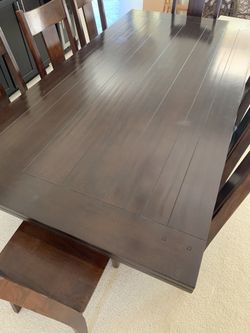 Z Gallerie table w/ 8 chairs