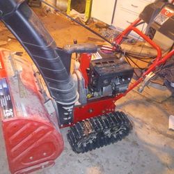 Troy Built Storm tracker 2690 Snowblower