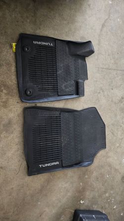 2019 Tundra floor mats (front)