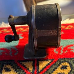 SACA PUNTA ANTIGUO DE METAL