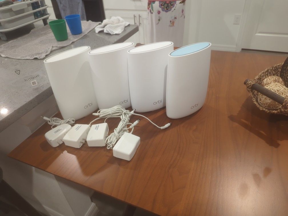 Orbi Mesh RKB50 + 3 Satellites Wifi Extender And Router