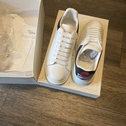 Alexander mcqueens size 8 men 
