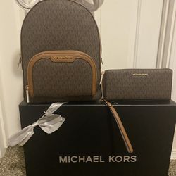 Brand New Michael Kors Backpack 🎒 And Large Wallet