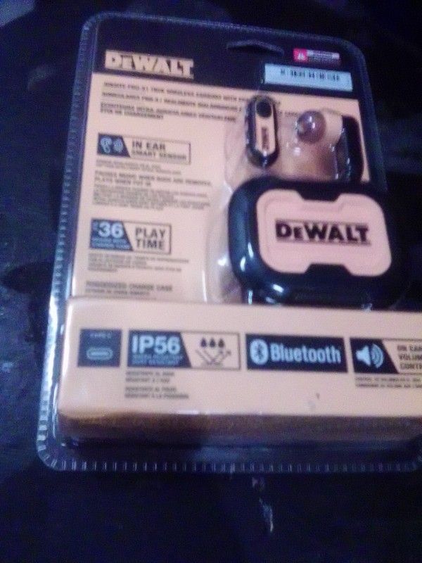DeWalt - Job site Pro-x1 True Wireless Earbuds W/ Charging Case