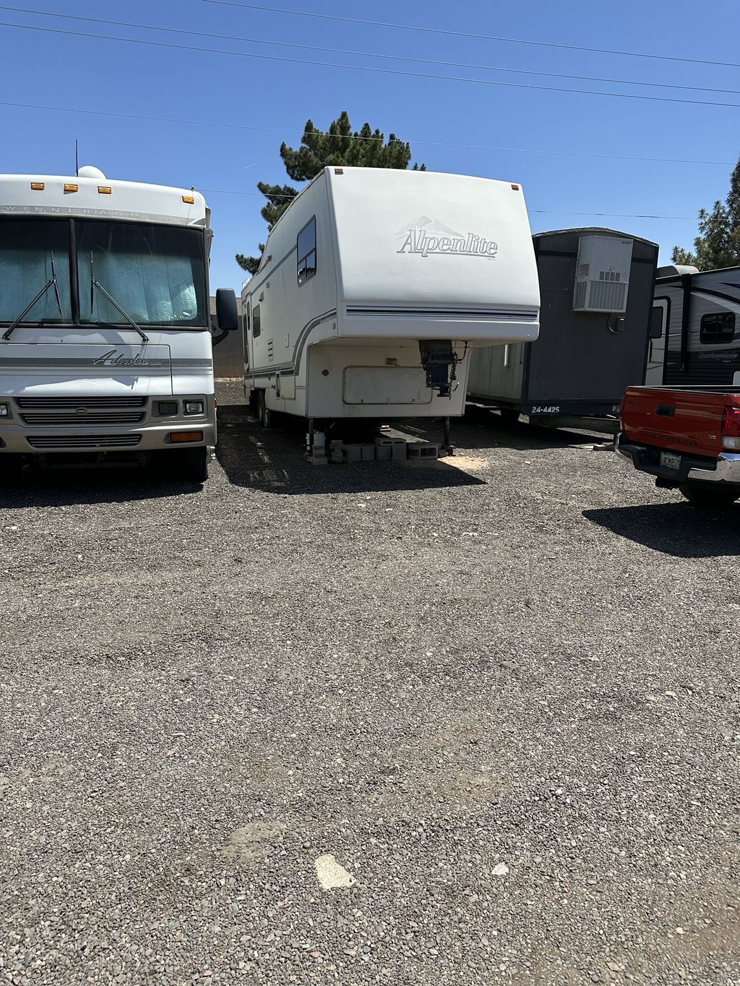97Alpenlite 35 ‘ Fifth Wheel 8000 OBO Must Sell