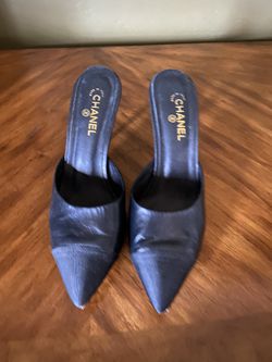 Chanel Black W Runway Mules With Pearl And Snake for Sale in Murrieta, CA -  OfferUp