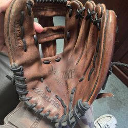Mizuno Victory Premier model MVP1227 glove