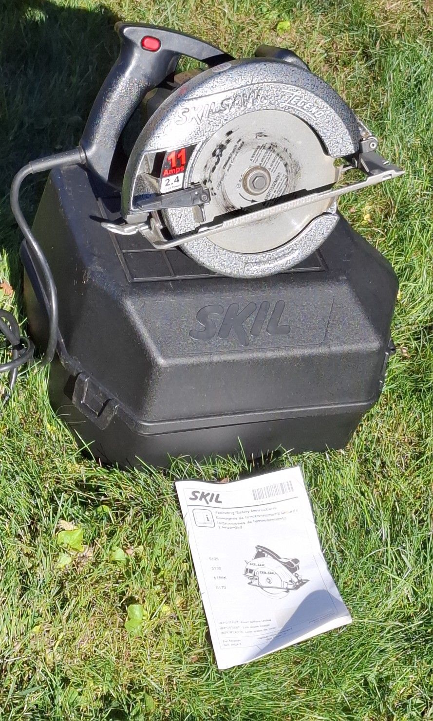 Skil Skilsaw Legend Model 5155 7 1/4" 2.4HP 11 Amp Corded Circular Saw With Case.