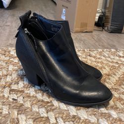 Dolce Vita Black Booties Size 9