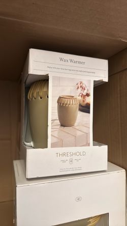 Wax warmer