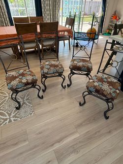 Set of 4 chairs