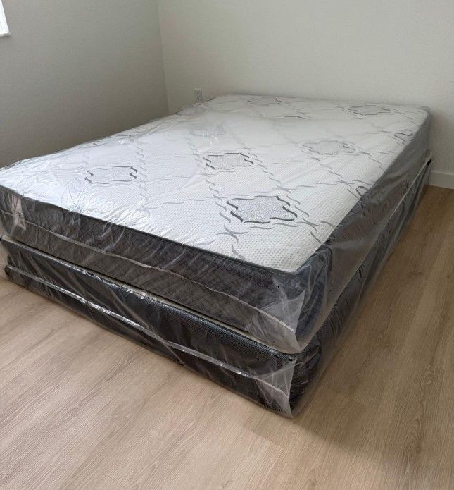 NEW MATTRESS FULL SIZE PLUSH WITH BOX SPRING