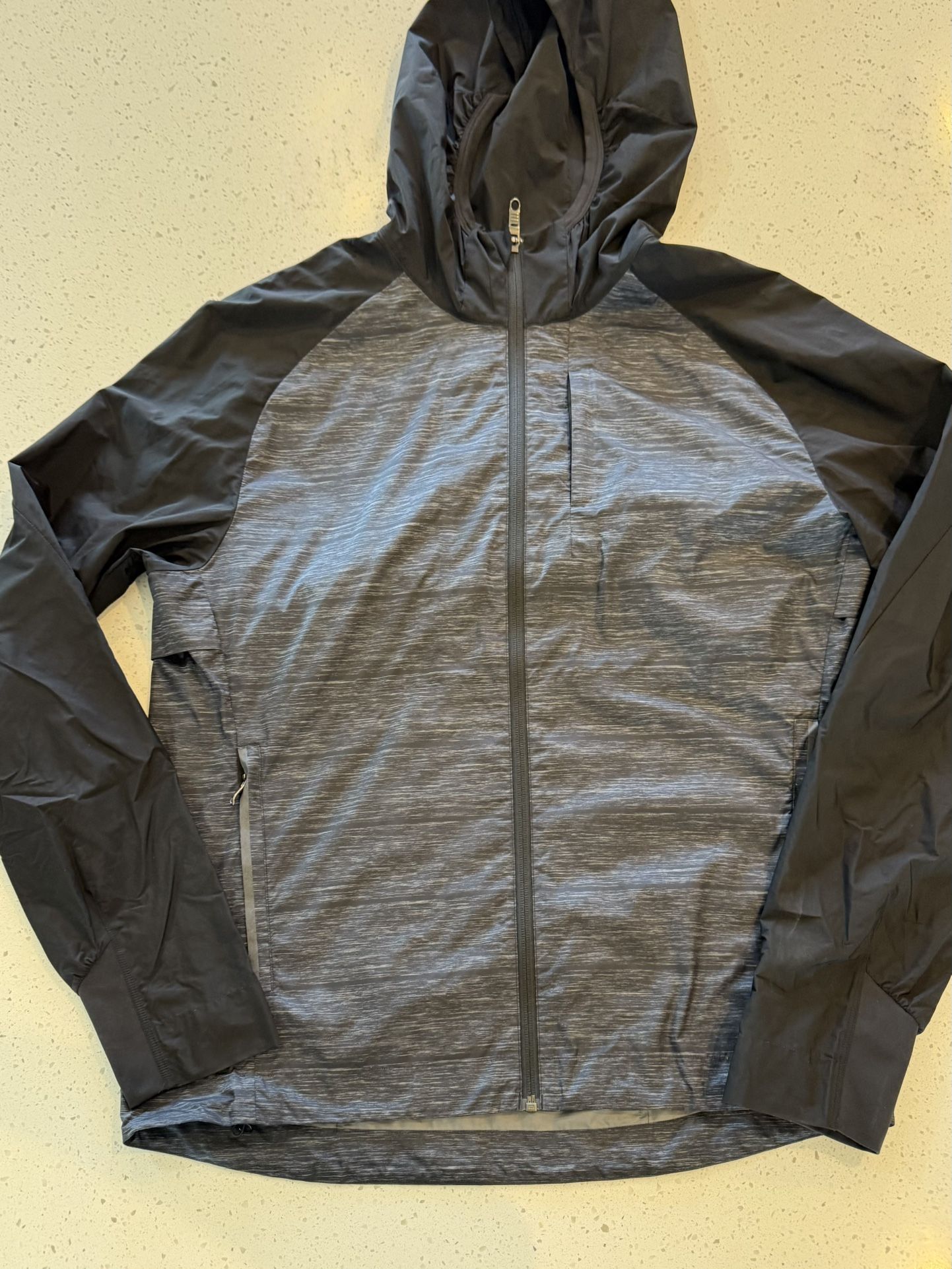 L Lululemon Jacket Mens Large Pack It Hooded Windbreaker Lightweight Waterproof 