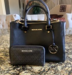 Micheal Kors Bag And Wallet