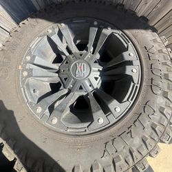 33x12.50R18 Rim’s And Tires 