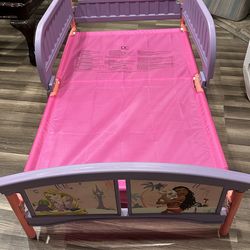 Toddler princess bed