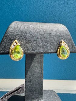 10k yellow Gold Peridot and Diamond Earrings studs