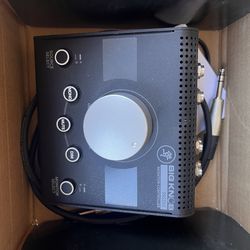 Mackie big knob passive 2x2 studio monitor controller