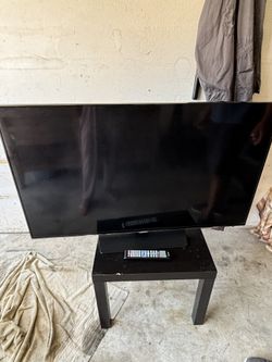 Samsung 48” TV