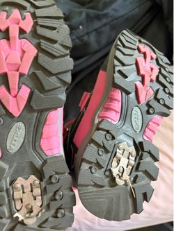 Girls snow boots size 4