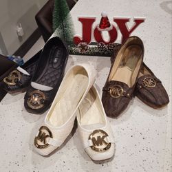 SHOES FLAT , BAILARINAS / SIZE # 8 ONLY $ 40 EACH .